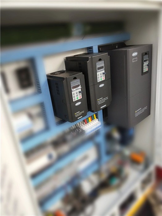 變頻器在系統中的應用-易能變頻器-北京一級代理商?？藗愃闺姎? />
</a>
<span><a href=